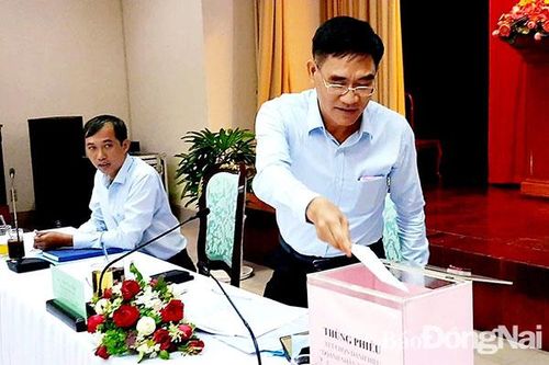 Xét chọn 24 doanh nghiệp và 17 doanh nhân xuất sắc