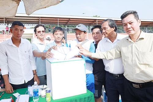 Quyên góp hơn 220 triệu đồng hỗ trợ cựu tuyển thủ Đồng Nai bị tai nạn giao thông