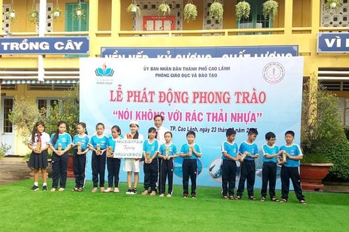 Phát động phong trào 'Nói không với rác thải nhựa'
