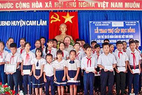 Tiếp sức cho trẻ em nghèo