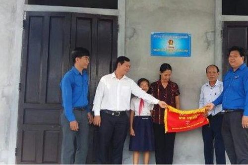 Chính trị - Xã hội An sinh xã hội Khánh thành 2 Nhà khăn quàng đỏ cho học sinh nghèo Quảng Điền
