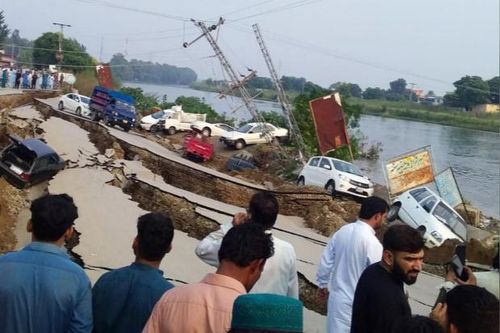 Động đất rung chuyển Pakistan, gần 500 người thương vong