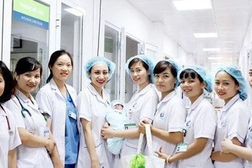 Điều kỳ diệu đã đến với gia đình quân nhân có con sinh non 27 tuần
