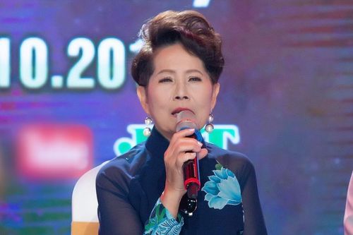Danh ca Phương Dung: 'Ca sĩ mặc hở hang, khêu gợi tôi cho 0 điểm'