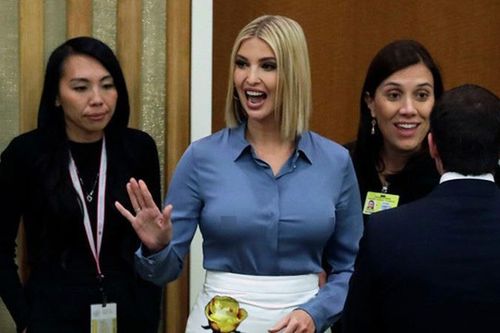 Ivanka Trump bị nghi không mặc áo ngực, gây tranh cãi