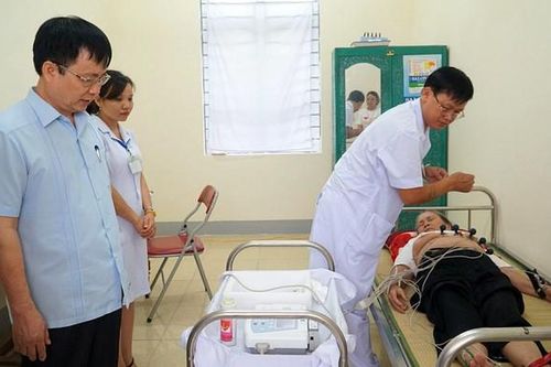 Bác sĩ cứu sống bệnh nhân trong gang tấc dù không chạm mặt