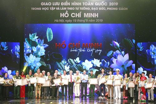 Bài 4:Tư tưởng Hồ Chí Minh và bản Di chúc bất hủ