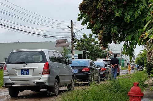 Kiểm điểm rút kinh nghiệm đối với bà Hồ Thị Cẩm Đào trong việc tổ chức tiệc cưới cho con