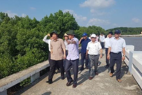 Kiểm tra khắc phục sạt lở và ứng phó nguy cơ hạn hán, thiếu nước tại khu vực ĐBSCL