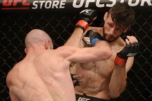 Võ sĩ ra đòn 'như súng bắn' hạ knock-out đối thủ