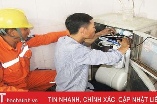 Điện lực Can Lộc khắc phục hậu quả chạm chập trạm biến áp Đồng Lộc