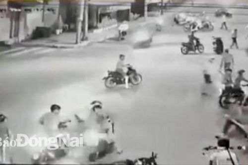 Bắt 3 đối tượng trong nhóm thanh niên tụ tập gây rối lúc nửa đêm