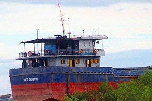 Tàu 3.000 tấn chìm trên biển: Nguy cơ tràn 6 tấn dầu D.O?
