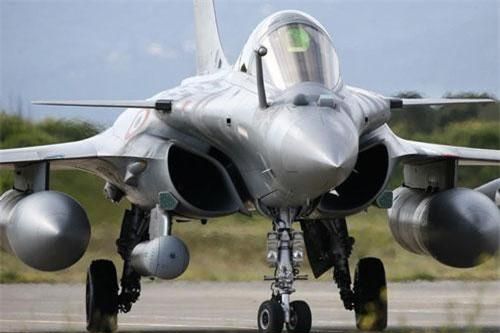 Hé lộ thời điểm Ấn Độ nhận tiêm kích đa năng Rafale từ Pháp