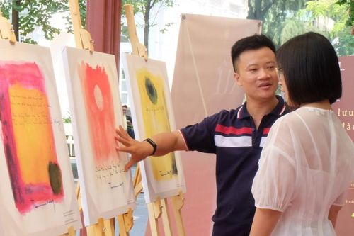 Vẻ đẹp 'phi biên giới' trong thơ Trần Lê Khánh