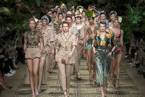 Dolce & Gabbana mang cả khu rừng sang trọng vào BST Xuân Hè 2020