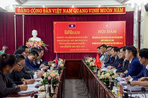 Trao đổi kinh nghiệm hoạt động HĐND giữa Điện Biên và Phoong Sa Ly (Lào)