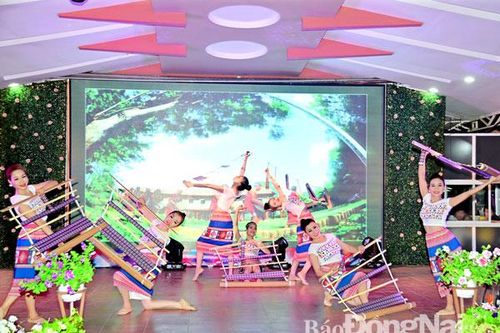 Biên đạo múa Việt Bắc: Nâng niu 'hồn dân tộc'
