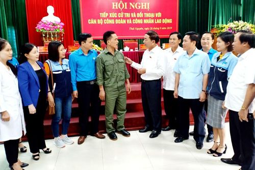 Quan tâm thực hiện tốt các chế độ, chính sách liên quan đến người lao động
