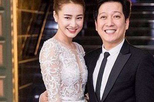 Kỷ niệm 1 năm ngày cưới, Nhã Phương háo hức 'đập hộp' hàng hiệu được Trường Giang tặng nhưng mở ra lại 'rớt nước mắt'