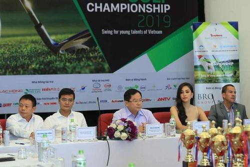 180 vận động viên tham gia giải Tiền Phong Golf