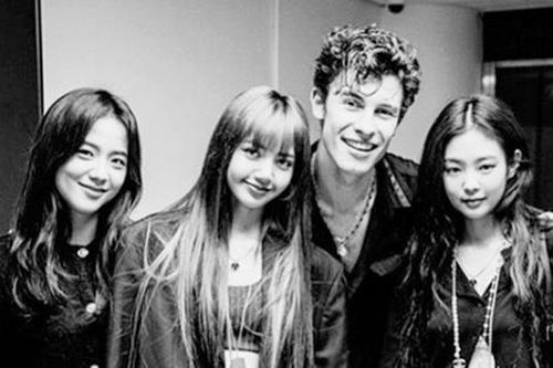 Shawn Mendes khoe ảnh chụp cùng Black Pink