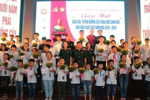 Động viên thiết thực, nhân lên niềm vui