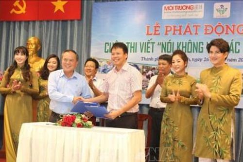 Phát động cuộc thi viết 'Nói không với rác thải nhựa'