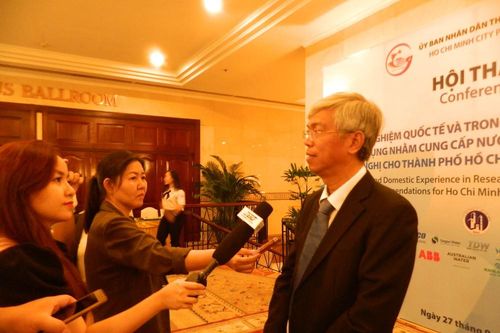Lãnh đạo TPHCM lý giải nước máy đóng cặn, đến vòi không còn sạch