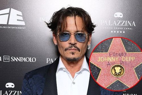 Ngôi sao của Johnny Depp trên Đại lộ Danh vọng bị bôi bẩn