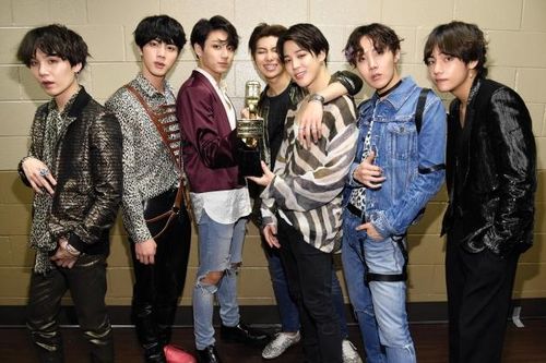 20 album Kpop có thành tích tốt nhất trên Billboard 200: BTS chiếm hơn nửa, 'gà' JYP hoàn toàn vắng mặt