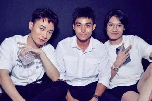 Clip: 'Tam ca áo trắng' Trúc Nhân - Jun Phạm - Quang Trung hội ngộ thể hiện hit 'Ngồi hát đỡ buồn'