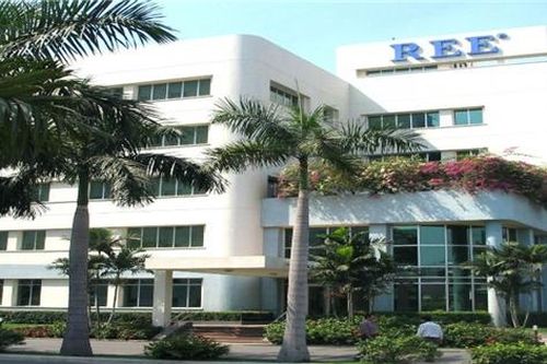 Cú chuyển mình của REE
