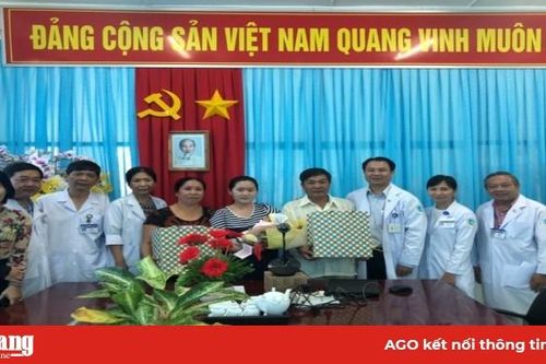 Bé gái 9 ngày tuổi bị thoát vị cơ hoành bẩm sinh đã xuất viện