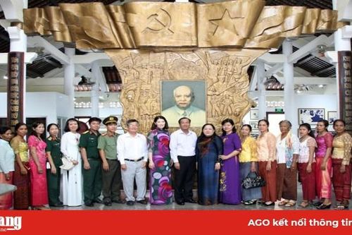 Họp mặt cán bộ Hội Liên hiệp Phụ nữ dân tộc thiểu số Khmer