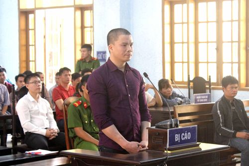 Vụ học sinh lớp 7 bị xe khách tông tử vong: 6 năm tù cho tài xế