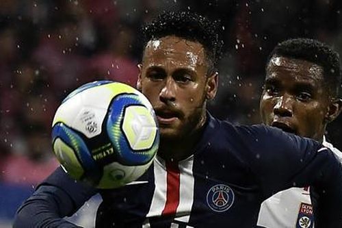 Sao Barca chọc giận CLB vì giao du với Neymar