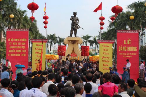 Lễ hội Nguyển Trung Trực thu hút hơn 1 triệu người về tham dự