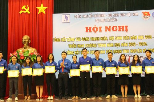 Tuổi trẻ Đại học Đà Nẵng học tập và làm theo lời Bác