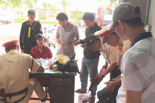 CSGT bắt đối tượng trốn truy nã đi trộm cắp