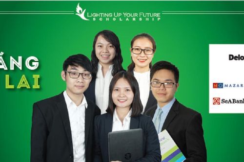 Trao học bổng 'Thắp sáng tương lai' 2019