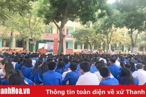 Hàng nghìn học sinh TP Sầm Sơn được tuyên truyền pháp luật về trật tự an toàn giao thông