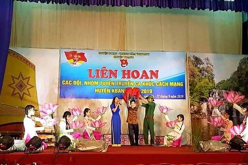 Kbang: Liên hoan Đội, nhóm tuyên truyền ca khúc cách mạng thanh niên năm 2019