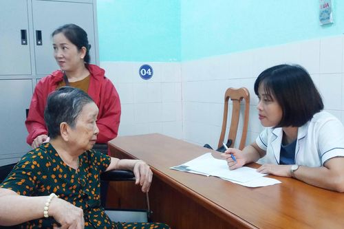 Gia Lai: Khám sàng lọc sức khỏe miễn phí cho người cao tuổi