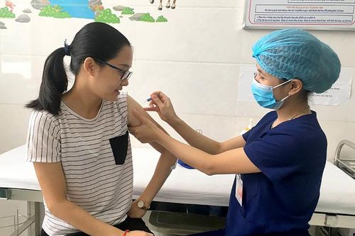 Tiêm vắc xin kịp thời
