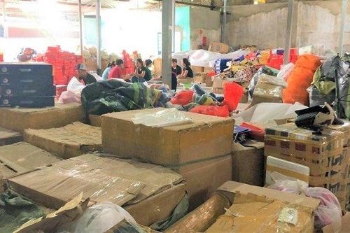 Thu giữ gần 1 tỷ đồng 'hàng hiệu' nhập lậu ở Hải Phòng