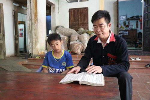 Người uy tín ở bản Dao Yên Sơn
