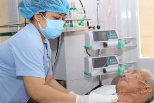 Bác sĩ ung bướu chỉ rõ sự thật về các thực phẩm được tung hô là 'kỳ diệu'