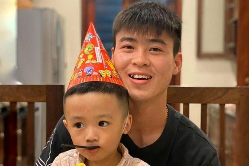 Duy Mạnh được gia đình bạn gái Quỳnh Anh tổ chức sinh nhật