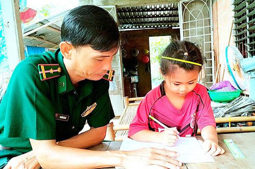 Ấm tình quân dân nơi biên giới